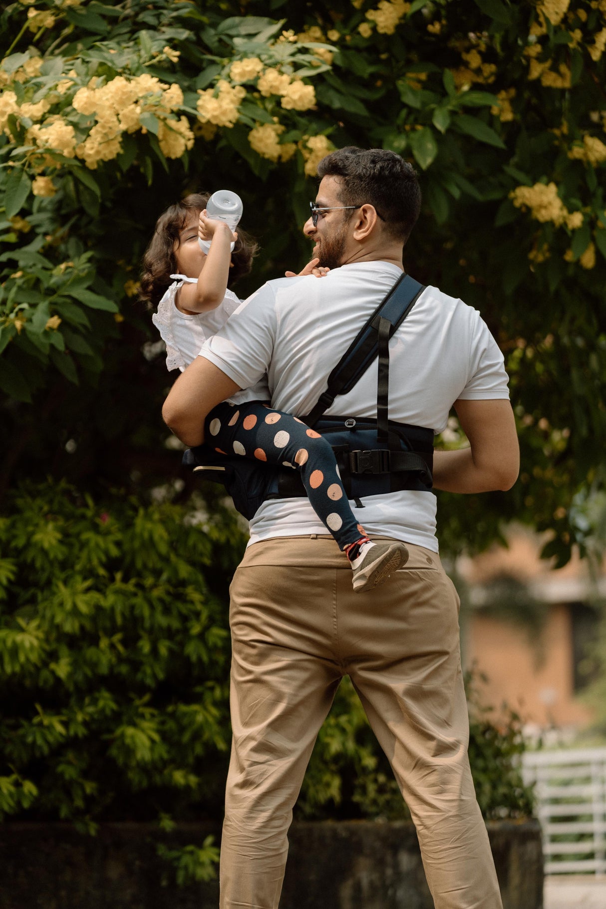 Baby Carrier with Hip Seat and InBuilt Mini Diaper Bag